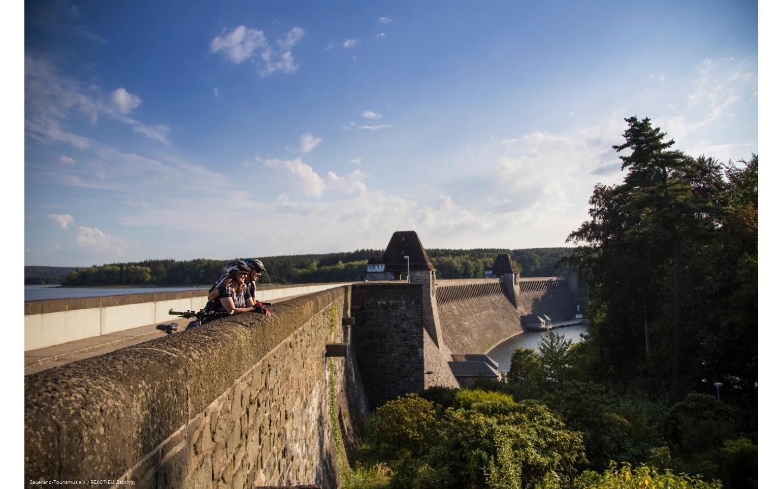 Radfahrer Staumauer Möhnesee Radfahrer Staumauer Möhnesee