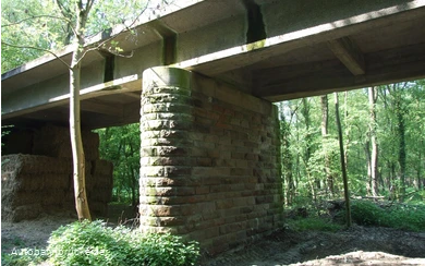 Autobahnbrücke der "Strecke 77"