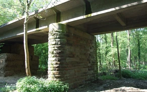 Autobahnbrücke der "Strecke 77"