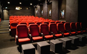 KinoBZ Ssaal-front-neu.jpg