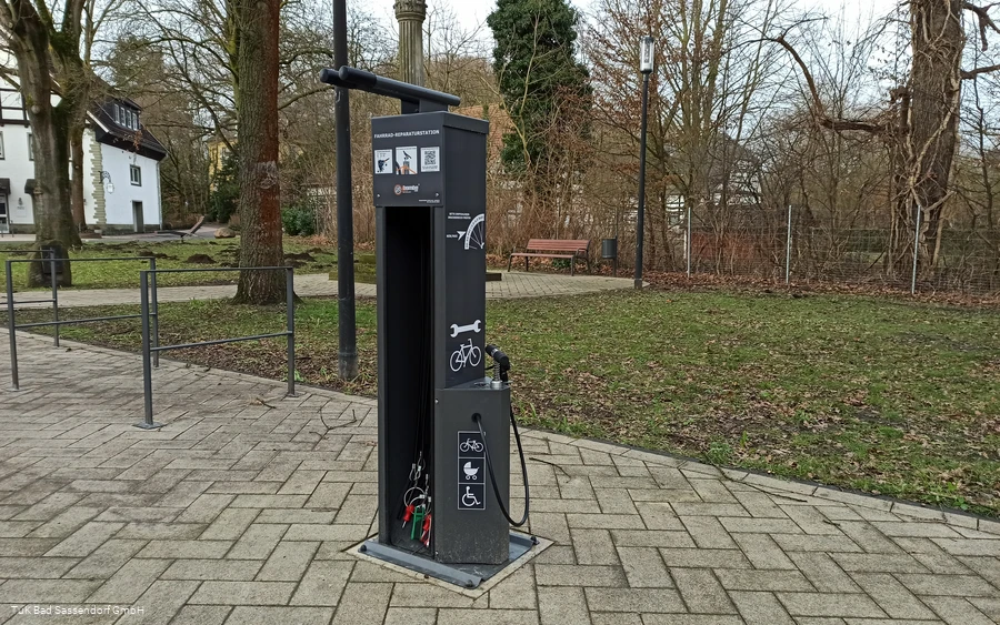 Fahrradreparatur-Station (Karl-Volke-Platz))