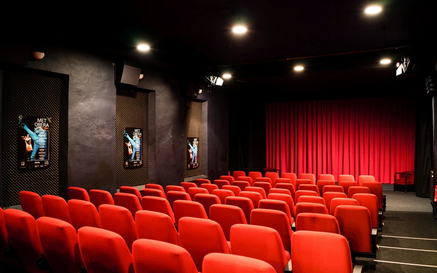 Kino BZ Saal-neu.jpg Kino BZ Saal-neu.jpg