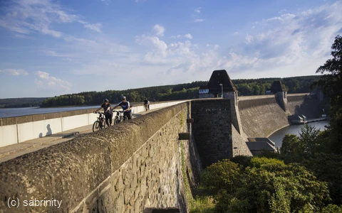 Anradeln Möhnesee_Radfahrer auf der Stamauer, (c) sabrinity.jpg