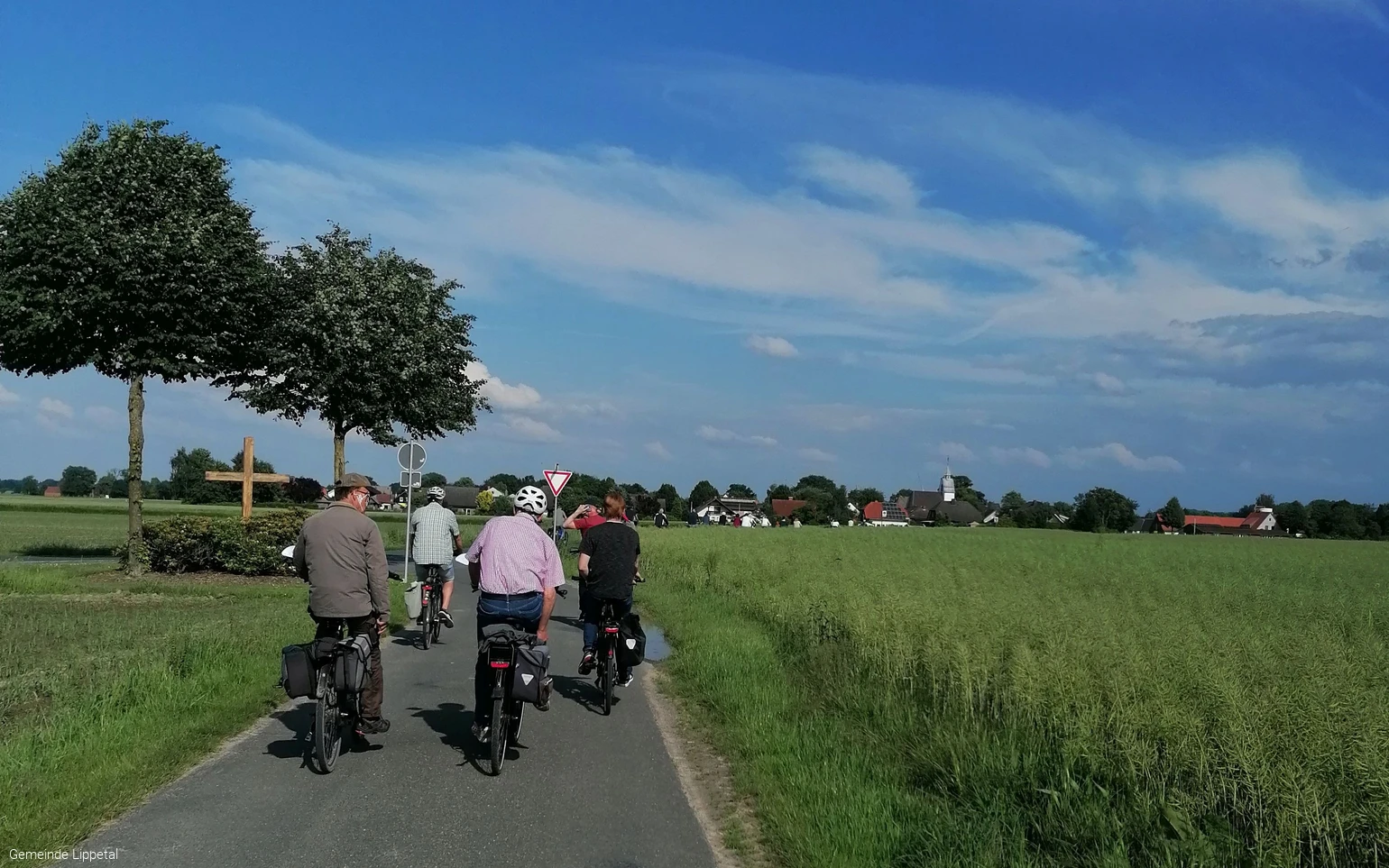 Anradeln Lippetal 2025_Radfahrer von hinten.jpg