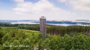 Blick auf den Möhnesee-Turm
