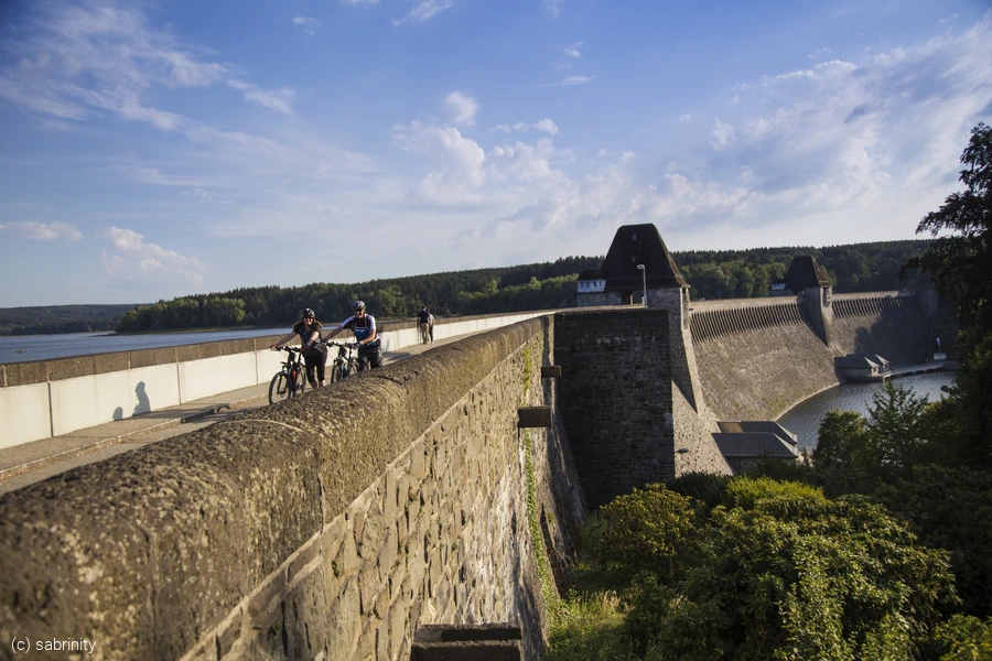 Anradeln Möhnesee_Radfahrer auf der Stamauer, (c) sabrinity.jpg