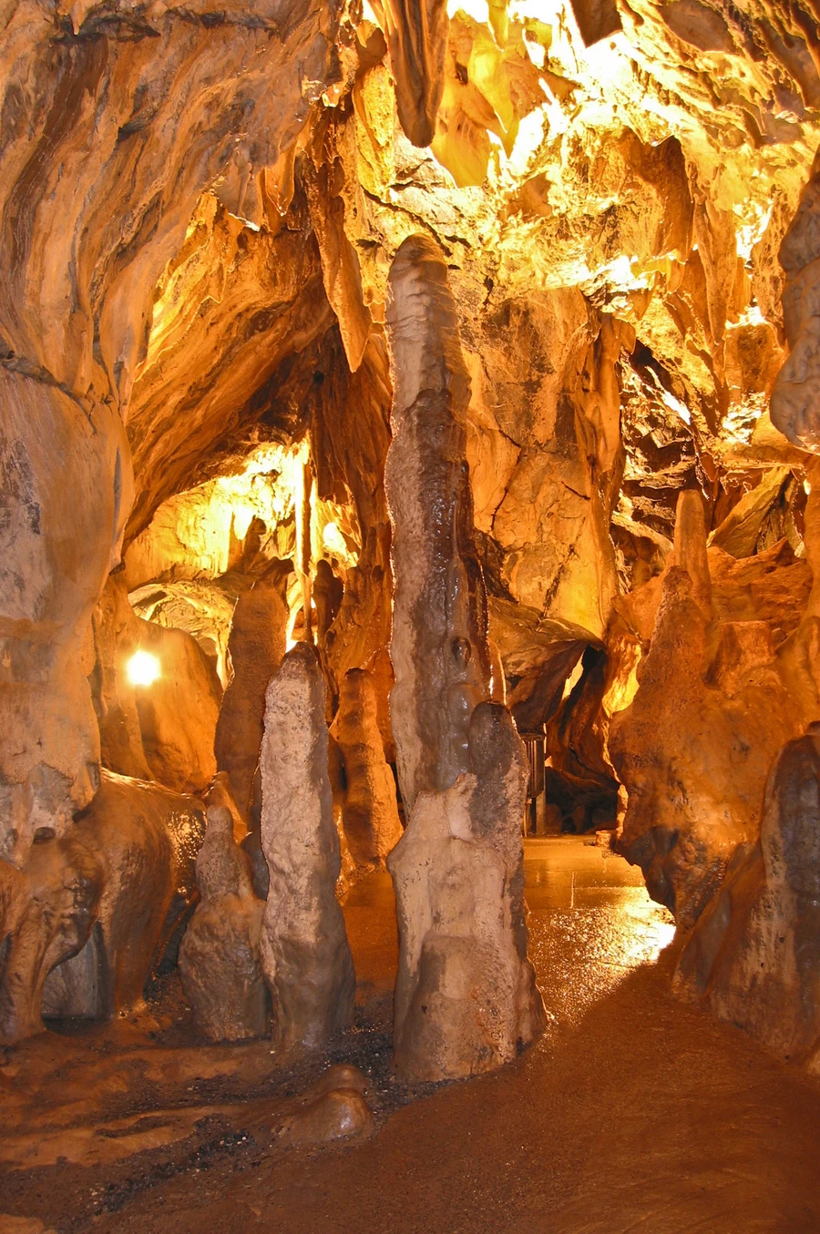 Warstein- Tropsteinh&ouml;hle.jpg