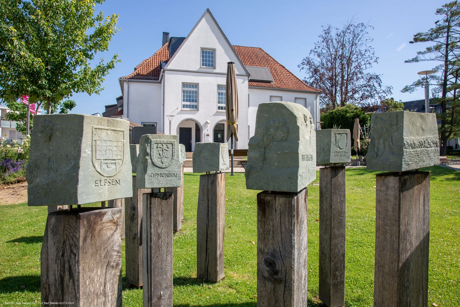 Stelen-Kunstwerk "50 Jahre Großgemeinde Bad Sassendorf" am Jahnplatz
