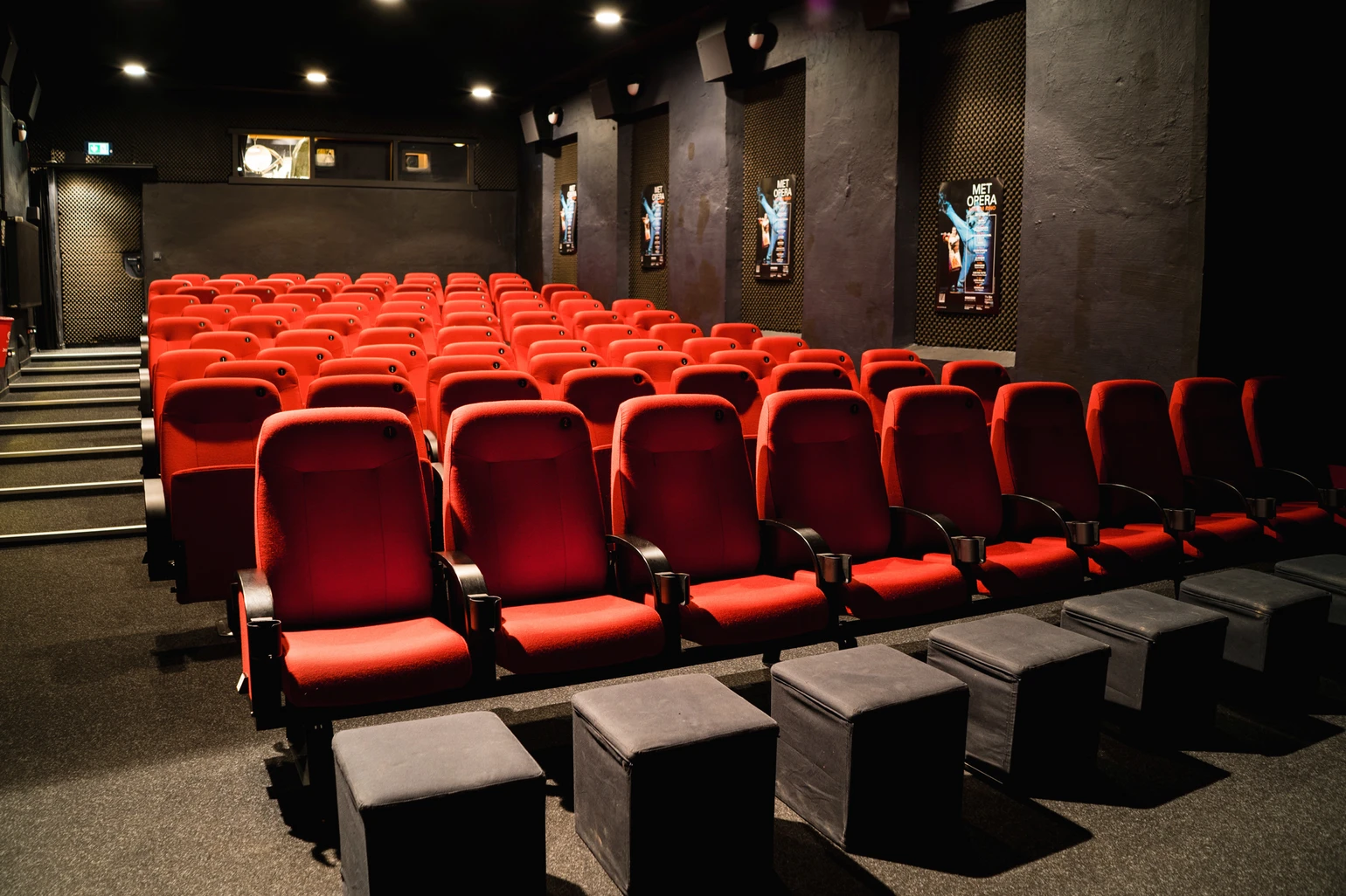 KinoBZ Ssaal-front-neu.jpg KinoBZ Ssaal-front-neu.jpg