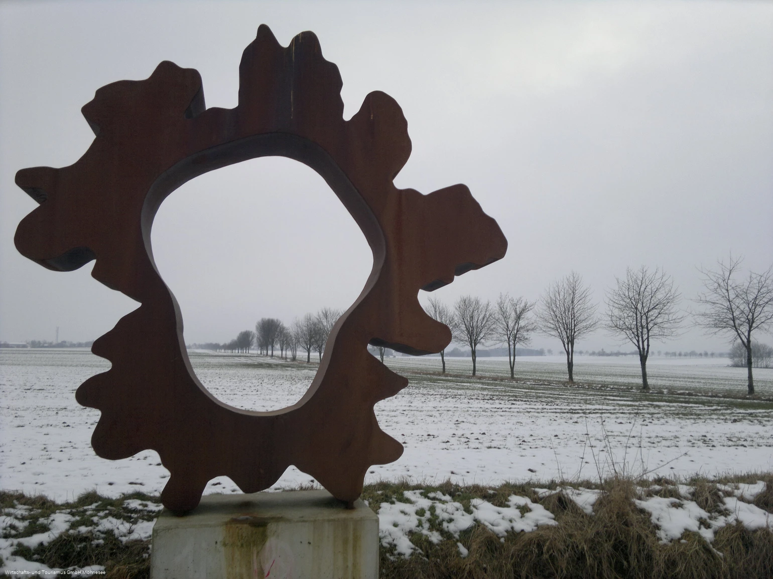 Wegmarke Kontur Schnee.jpg