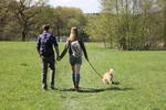 2 junge Wanderer mit Hund - Möhnesee